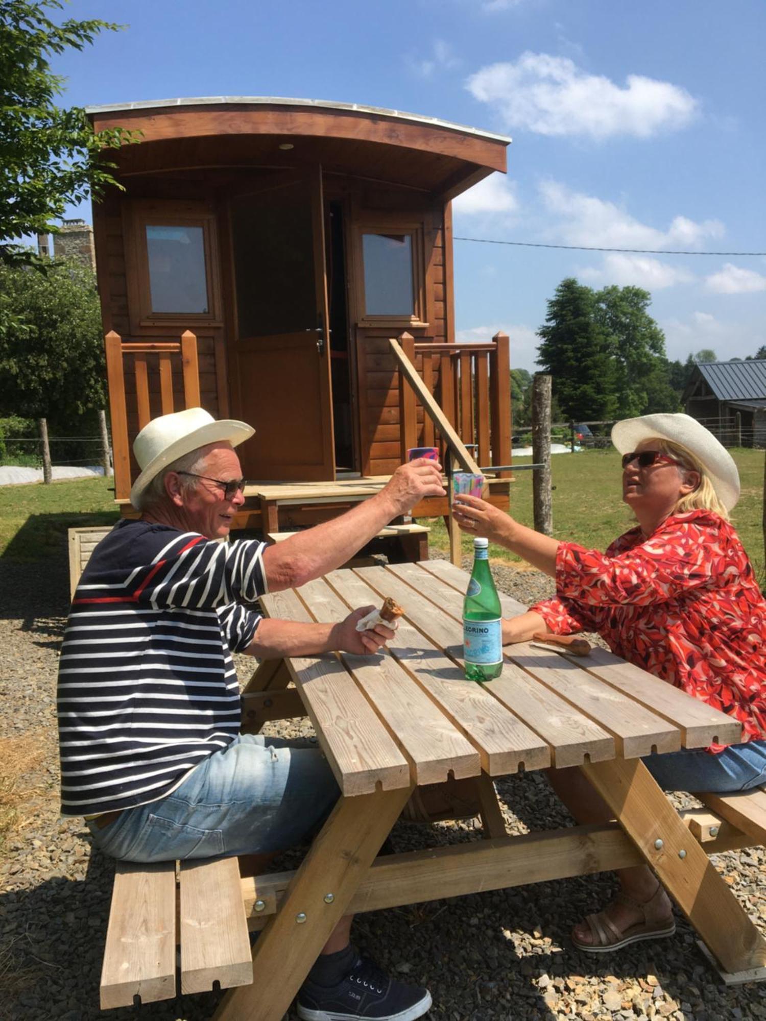 Holiday home Baie Normandie Tiny House Isolee , Chauffee, 40min Mt St Michel 30min Draps Serviettes