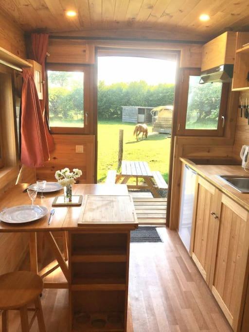Holiday home Baie Normandie Tiny House Isolee , Chauffee, 40min Mt St Michel 30min Draps Serviettes