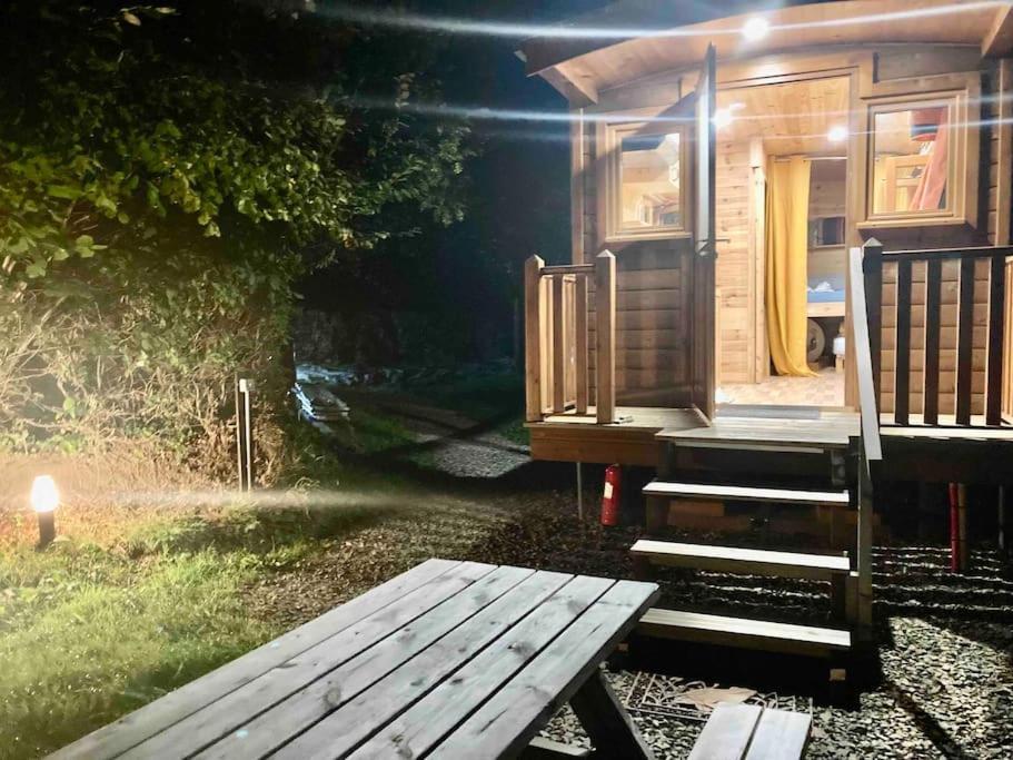 Baie Normandie Tiny House Isolee , Chauffee, 40min Mt St Michel 30min Draps Serviettes Holiday home *