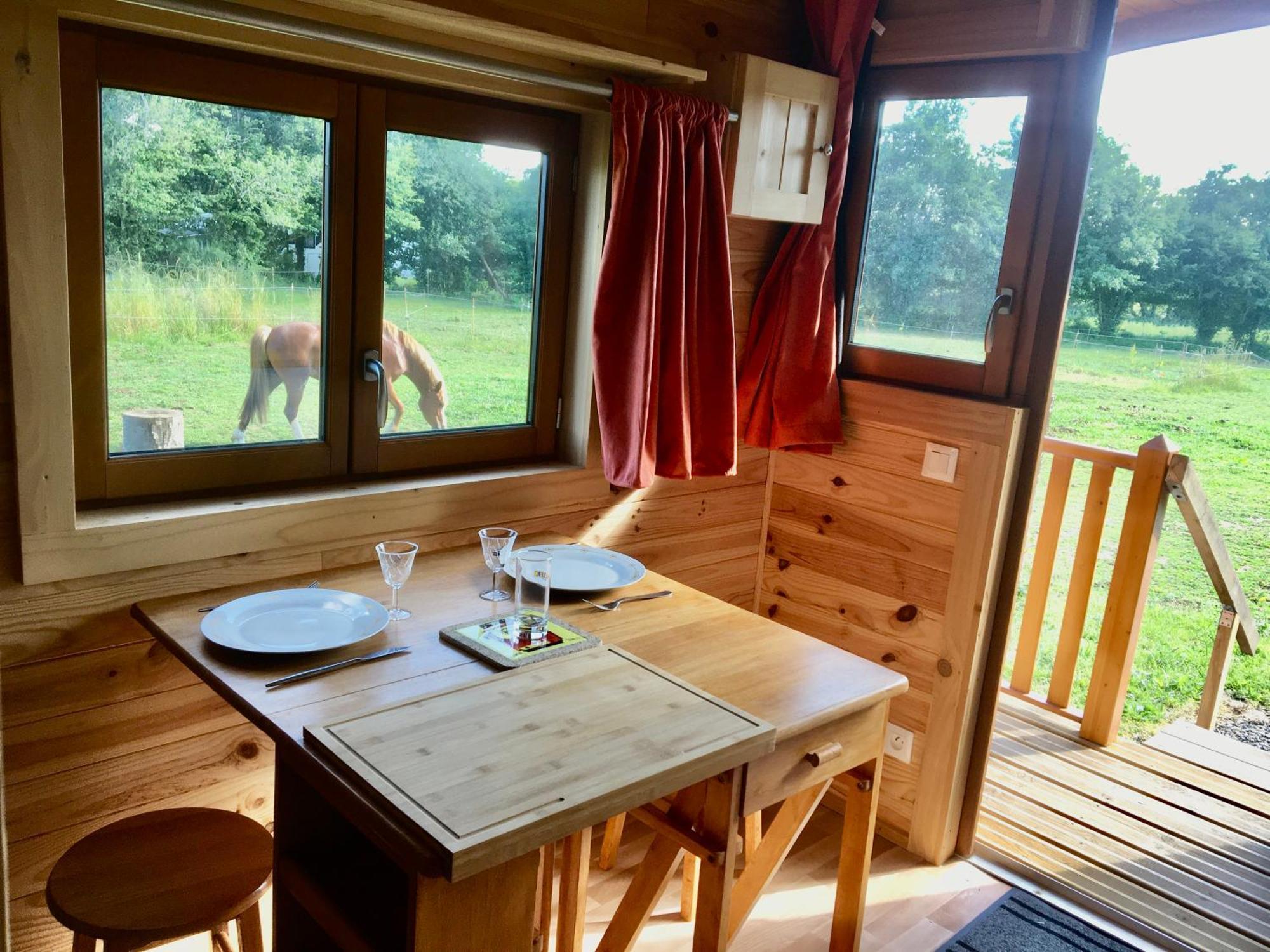 Baie Normandie Tiny House Isolee , Chauffee, 40min Mt St Michel 30min Draps Serviettes * La Chapelle-Cecelin