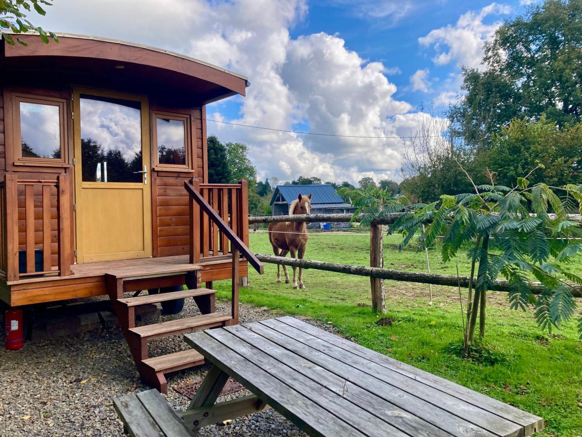 Baie Normandie Tiny House Isolee , Chauffee, 40min Mt St Michel 30min Draps Serviettes