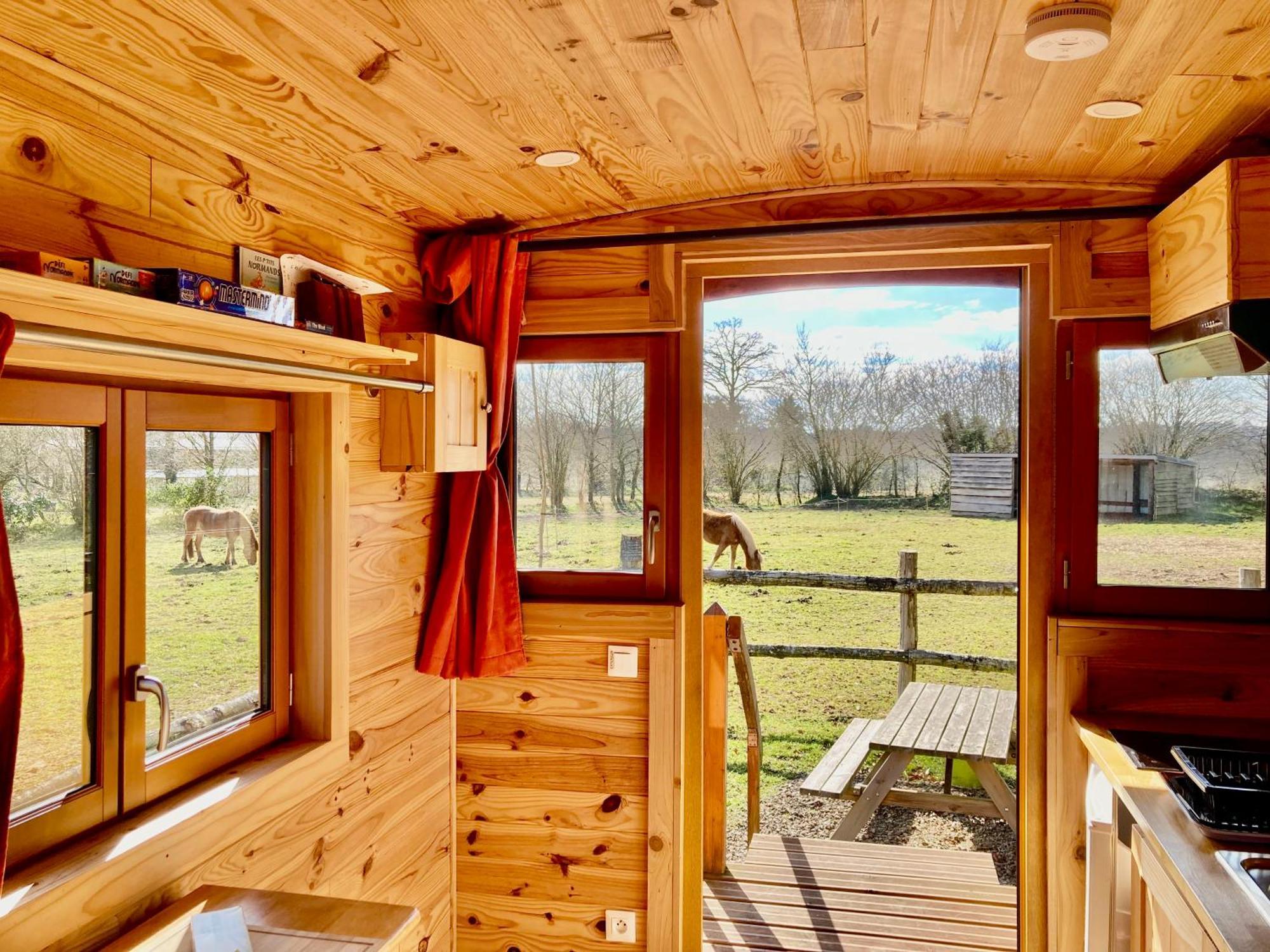 Baie Normandie Tiny House Isolee , Chauffee, 40min Mt St Michel 30min Draps Serviettes *